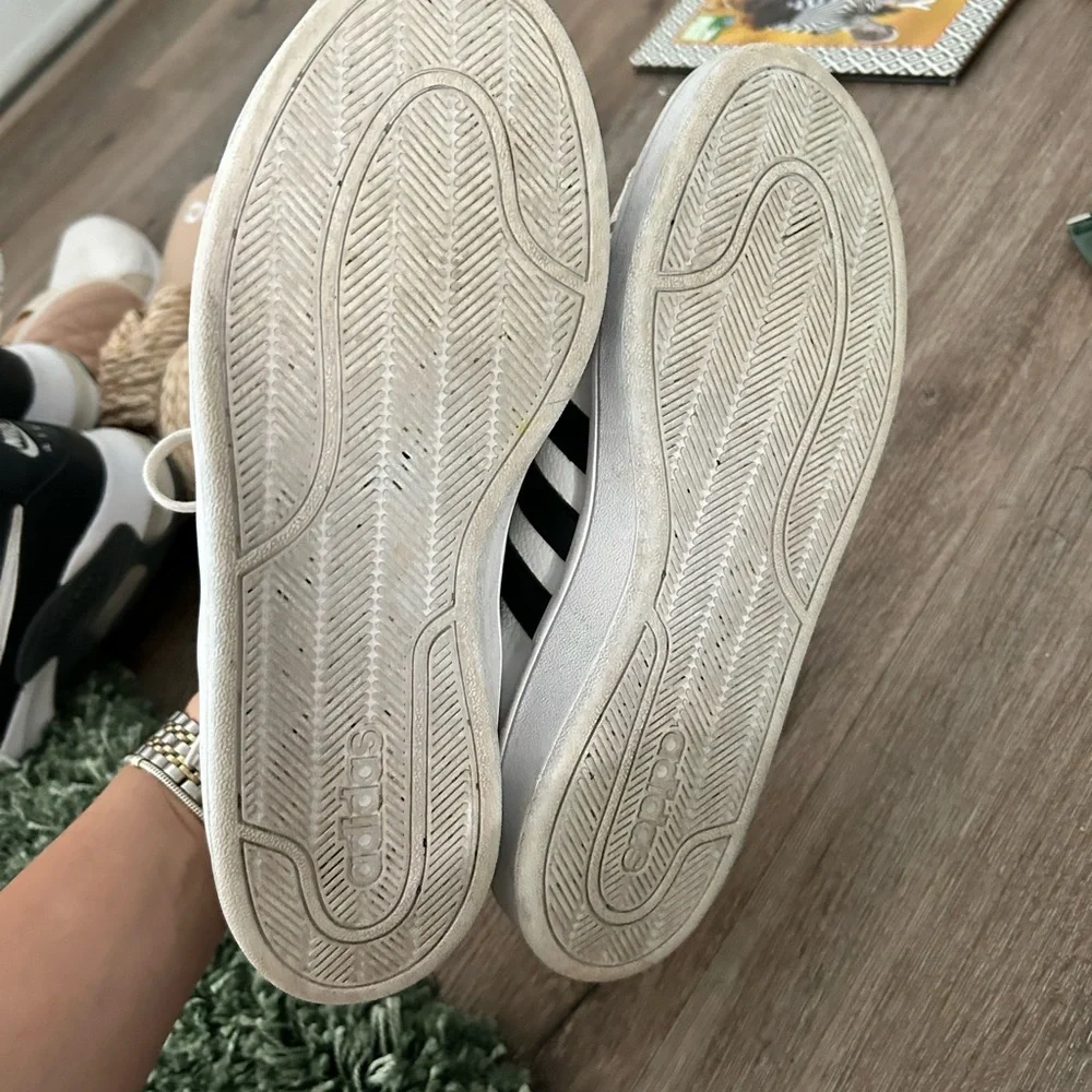 Adidas - Picture 3 of 4